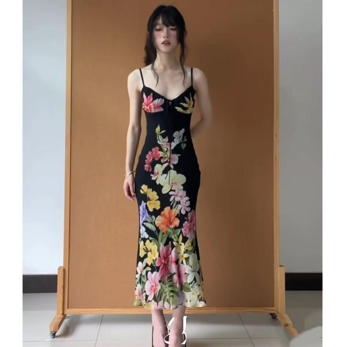 Tropic Strap Vintage - Retro-Tropenblumen-Neckholderkleid für Damen, Sommer-Strandkleid mit Zugband